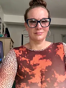 Snapshot of Ariasweetaspie chatting on November 26, 2025, 7:48 pm Ariasweetaspie online show from November 26, 2025, 7:48 pm