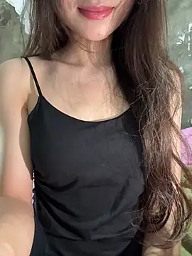 Snapshot of Bella_sexy98 chatting on May 23, 2026, 3:23 am Bella sexy98 online show from May 23, 2026, 3:23 am
