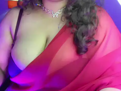 Snapshot of _Ameera_ chatting on December 13, 2025, 7:53 pm Ameera online show from December 13, 2025, 7:53 pm