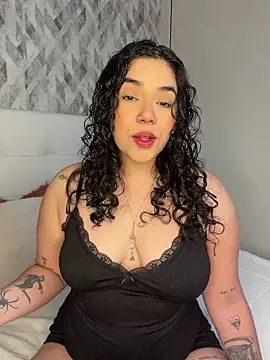 krisstenSantos online show from December 21, 2025, 3:41 pm