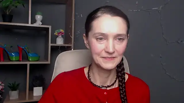 TayaFinch online show from November 16, 2025, 2:33 pm