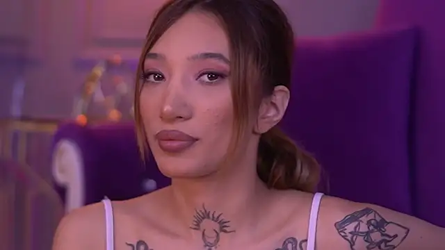 Snapshot of SiennaJayden chatting on October 6, 2025, 5:43 pm SiennaJayden online show from October 6, 2025, 5:43 pm