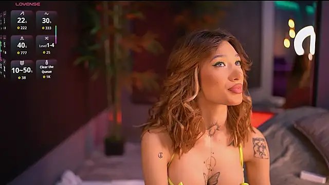 Snapshot of SiennaJayden chatting on October 14, 2025, 5:03 pm SiennaJayden online show from October 14, 2025, 5:03 pm