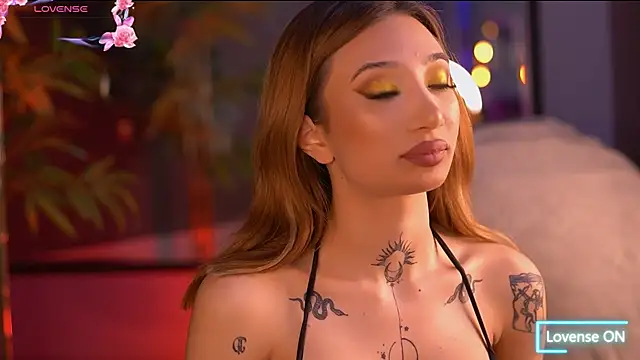 Snapshot of SiennaJayden chatting on November 3, 2025, 6:09 pm SiennaJayden online show from November 3, 2025, 6:09 pm