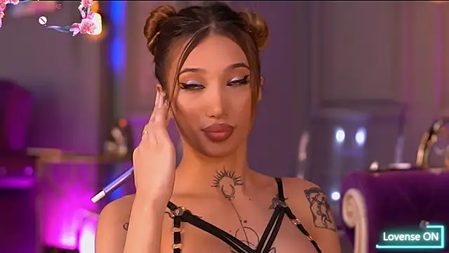 Snapshot of SiennaJayden chatting on November 6, 2025, 6:31 pm SiennaJayden online show from November 6, 2025, 6:31 pm