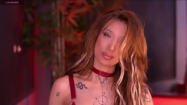 Snapshot of SiennaJayden chatting on December 5, 2025, 6:48 pm SiennaJayden online show from December 5, 2025, 6:48 pm