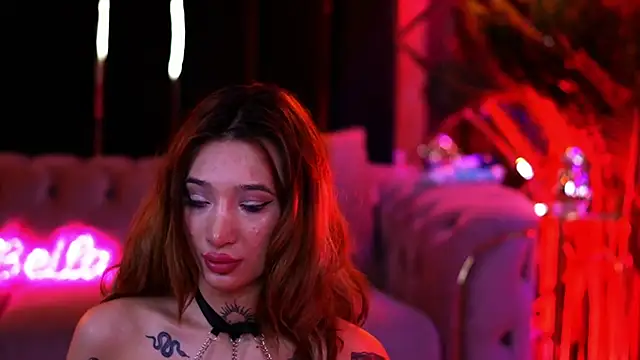 Snapshot of SiennaJayden chatting on February 18, 2026, 7:37 am SiennaJayden online show from February 18, 2026, 7:37 am