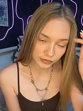 MilaMoone online show from February 8, 2026, 11:13 am