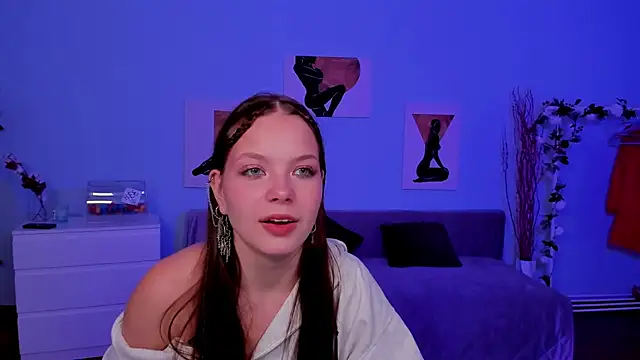 BetsyKiss online show from October 3, 2025, 5:26 am