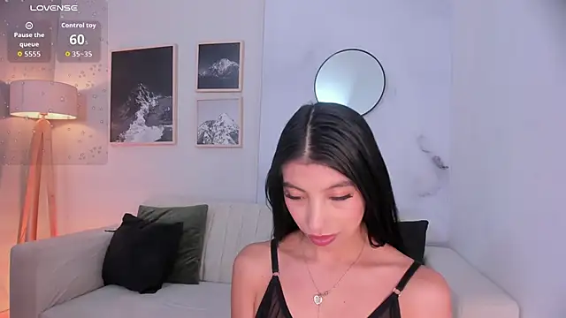 Tiffany Low online show from January 19, 2026, 1:37 pm