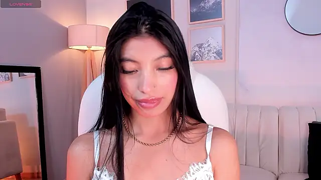 Tiffany Low online show from February 28, 2026, 1:23 pm