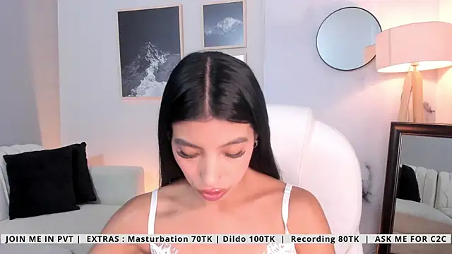 Snapshot of Tiffany_Low chatting on May 6, 2026, 4:23 pm Tiffany Low online show from May 6, 2026, 4:23 pm