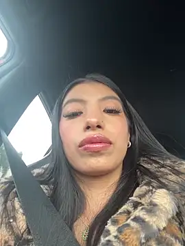 Snapshot of Tiffany_Low chatting on May 26, 2026, 3:52 pm Tiffany Low online show from May 26, 2026, 3:52 pm