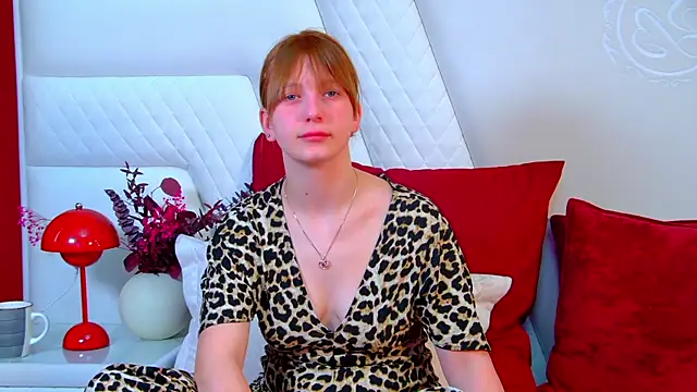 BeatriceBinoche online show from October 22, 2025, 6:35 am