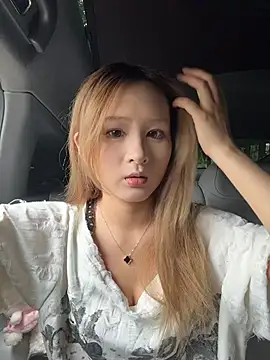 Snapshot of yuki_june chatting on May 17, 2026, 8:12 am yuki june online show from May 17, 2026, 8:12 am