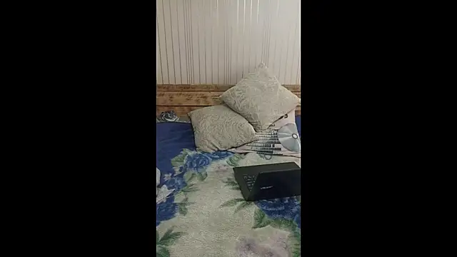 EthelsLover online show from October 4, 2025, 10:13 am