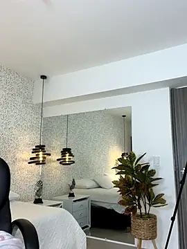 EMILIIA RICHTER   online show from September 29, 2025, 7:08 pm