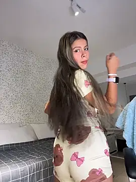 EMILIIA RICHTER   online show from December 2, 2025, 11:37 am