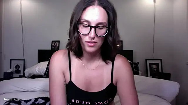 annmarieferrara online show from May 7, 2026, 2:39 am