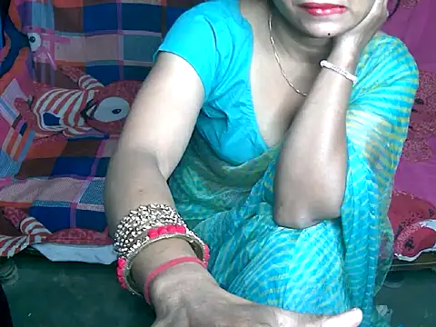 Snapshot of Sangeetha5 chatting on November 18, 2025, 7:40 pm Sangeetha5 online show from November 18, 2025, 7:40 pm