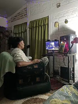 Snapshot of sky-wolves chatting on September 16, 2025, 1:06 am sky-wolves online show from September 16, 2025, 1:06 am