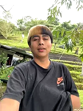 Snapshot of sky-wolves chatting on November 16, 2025, 4:45 pm sky-wolves online show from November 16, 2025, 4:45 pm