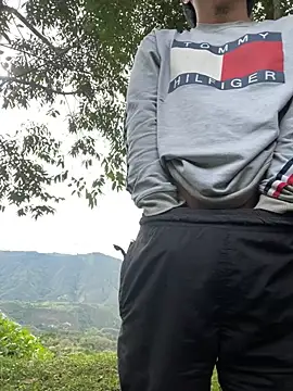 Snapshot of sky-wolves chatting on November 19, 2025, 8:20 pm sky-wolves online show from November 19, 2025, 8:20 pm