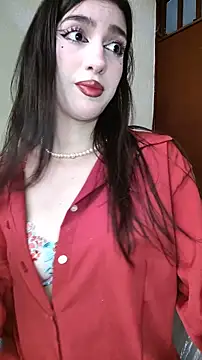 Emily-hottson online show from December 17, 2025, 2:12 pm