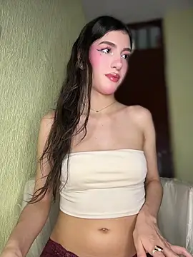 Emily-hottson online show from June 30, 2026, 2:12 am