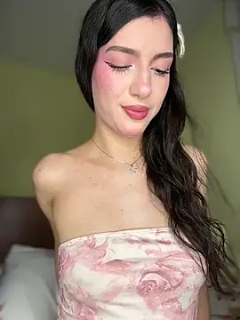 Emily-hottson online show from July 19, 2026, 11:19 pm