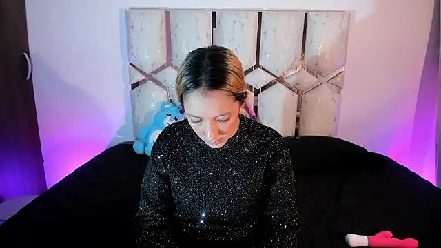 Isa klein online show from June 20, 2026, 3:53 am