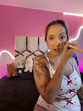 Isa klein online show from July 16, 2026, 3:56 am