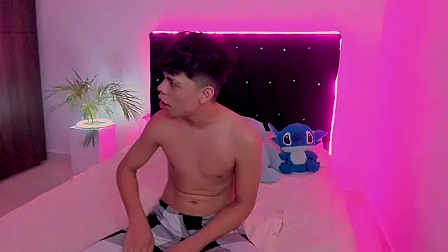 Snapshot of Zacktorres_ chatting on October 11, 2025, 10:19 pm Zacktorres online show from October 11, 2025, 10:19 pm