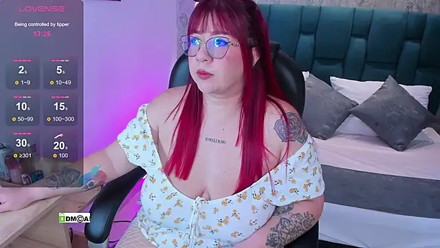 Snapshot of Bellavelvet_1 chatting on September 29, 2025, 3:55 am Bellavelvet 1 online show from September 29, 2025, 3:55 am