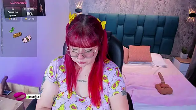 Snapshot of Bellavelvet_1 chatting on December 3, 2025, 4:53 am Bellavelvet 1 online show from December 3, 2025, 4:53 am