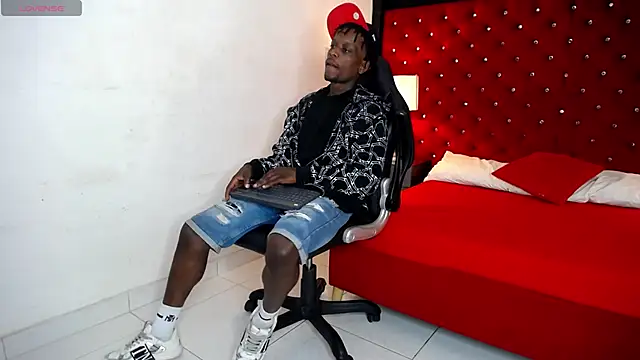 SkylerBigxxx online show from September 22, 2025, 3:19 am