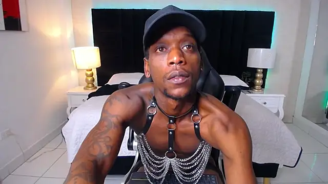 SkylerBigxxx online show from June 10, 2026, 2:23 am
