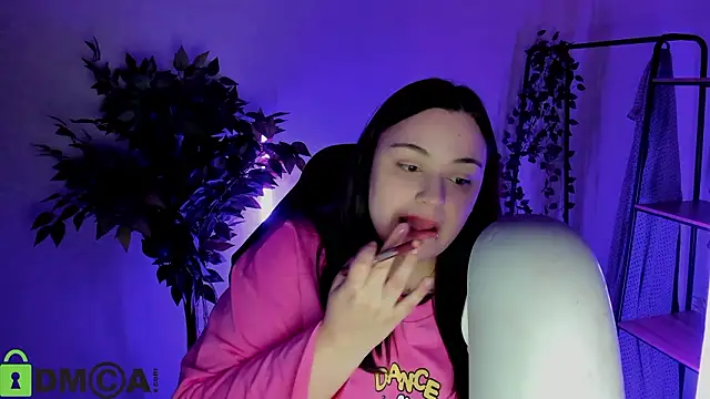 Mia R0ss online show from February 16, 2026, 11:01 pm