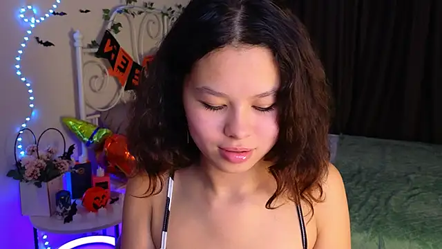 moco choco online show from October 29, 2025, 8:27 am