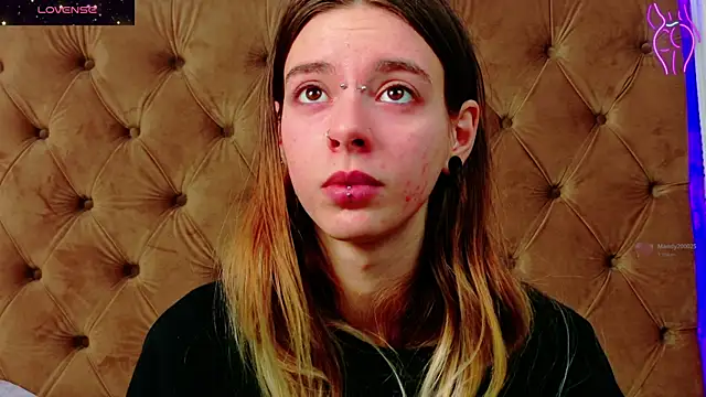 Snapshot of CoraVex chatting on December 2, 2025, 5:13 am CoraVex online show from December 2, 2025, 5:13 am