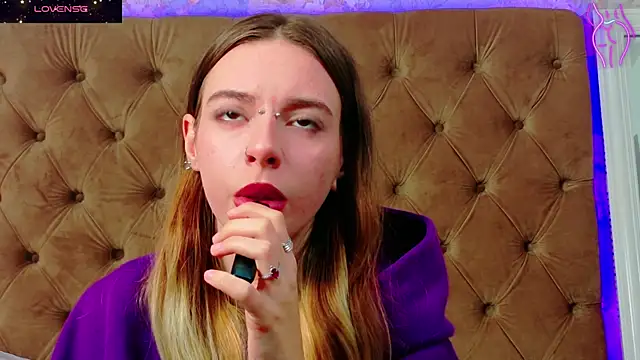 CoraVex online show from December 5, 2025, 5:05 am