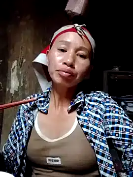 Snapshot of donna-bae chatting on October 28, 2025, 11:58 am donna-bae online show from October 28, 2025, 11:58 am