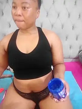 Snapshot of massive_booty25 chatting on November 24, 2025, 4:07 pm massive booty25 online show from November 24, 2025, 4:07 pm