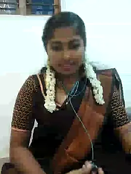 TAMIL AMMUKUTTYY online show from September 18, 2025, 5:37 pm