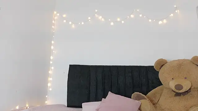 Snapshot of Natashaparker__ chatting on June 18, 2026, 6:02 am Natashaparker online show from June 18, 2026, 6:02 am