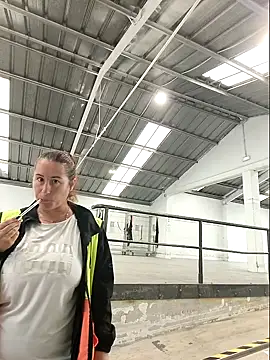 bichota85 online show from October 9, 2025, 10:35 am