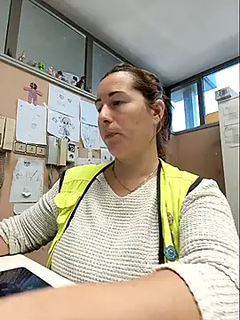 bichota85 online show from October 28, 2025, 11:03 am