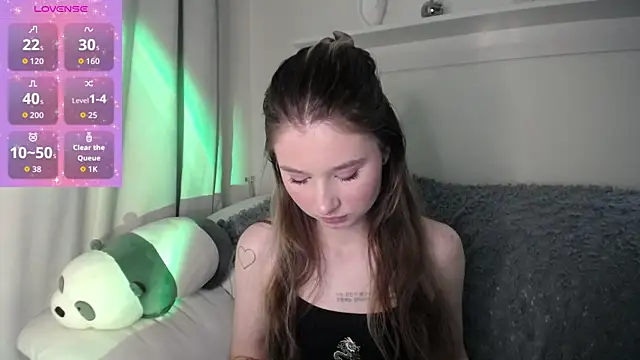  Lua   online show from October 10, 2025, 11:42 am