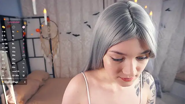 Snapshot of JinnySitts chatting on October 31, 2025, 8:43 pm JinnySitts online show from October 31, 2025, 8:43 pm