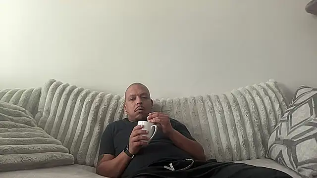 caramelizedzeus online show from November 12, 2025, 3:45 pm